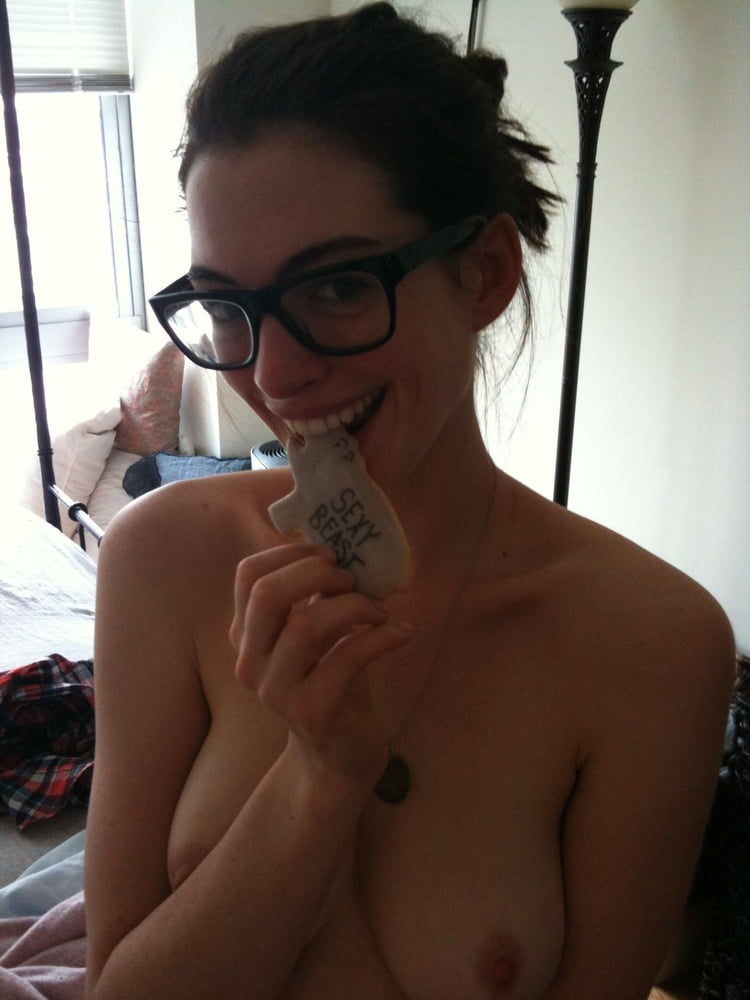 Anne hathaway leaked
 #88354464