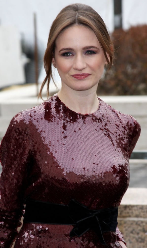 Emily mortimer fit as fuck
 #103016058