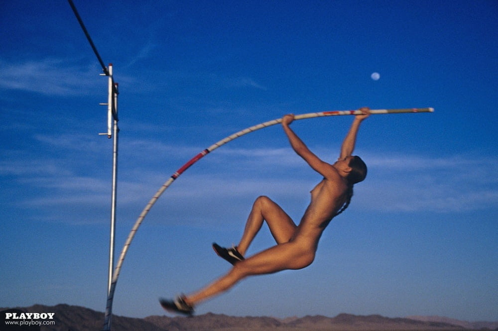 Desnudo femenino atletas
 #102327486