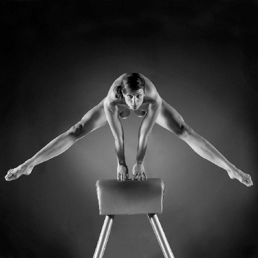 Desnudo femenino atletas
 #102327516