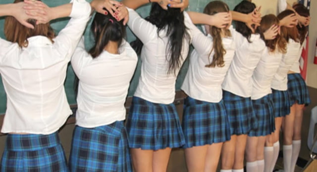 先生の部屋はいつも賑やかです。
 #104196118