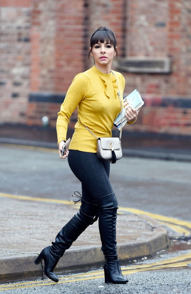 Weibliche Berühmtheit Stiefel & Leder - roxanne pallett
 #97211187