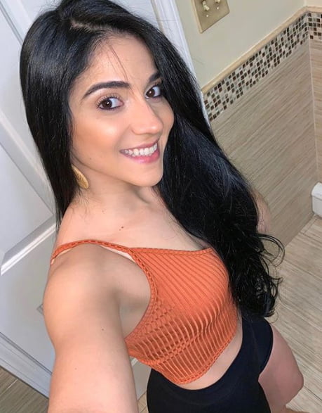 Latina Schlampe zeigt ihren Arsch für Sperma Tribut
 #105025752