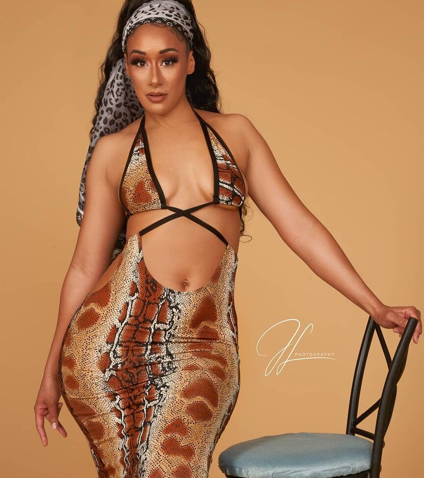 Cleo Cakes desnuda #108128918