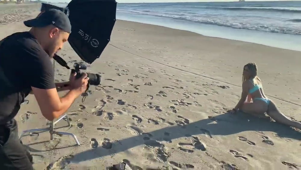 テイ・コンティ、別名WWEネクストのテイナラ・コンティがビーチで写真撮影
 #97821618
