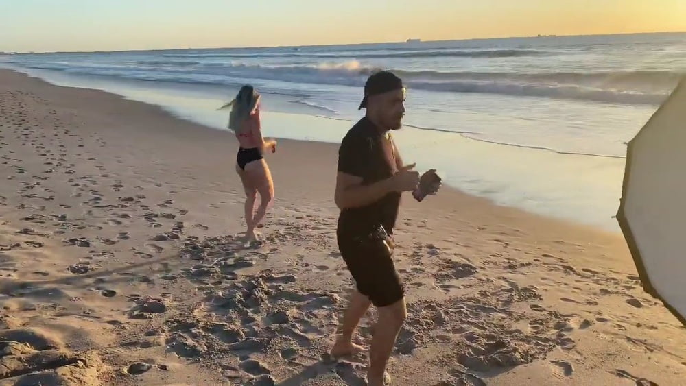 テイ・コンティ、別名WWEネクストのテイナラ・コンティがビーチで写真撮影
 #97821650