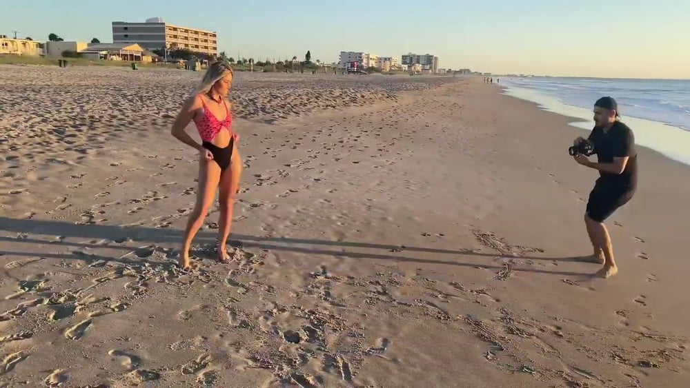 テイ・コンティ、別名WWEネクストのテイナラ・コンティがビーチで写真撮影
 #97821691