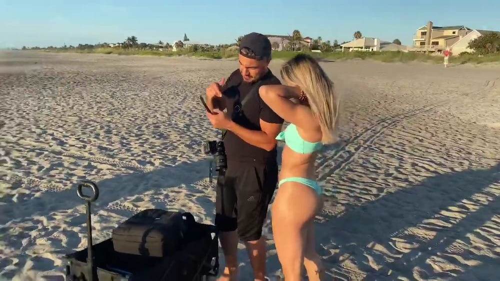 テイ・コンティ、別名WWEネクストのテイナラ・コンティがビーチで写真撮影
 #97821712
