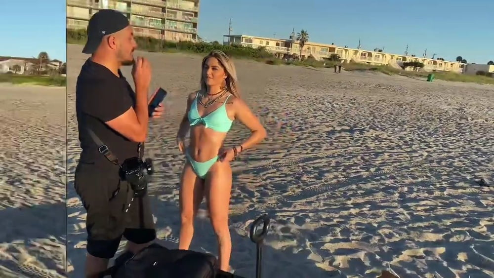 テイ・コンティ、別名WWEネクストのテイナラ・コンティがビーチで写真撮影
 #97821730