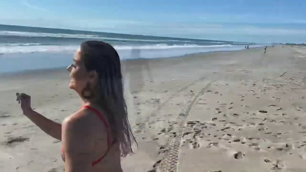 テイ・コンティ、別名WWEネクストのテイナラ・コンティがビーチで写真撮影
 #97822392