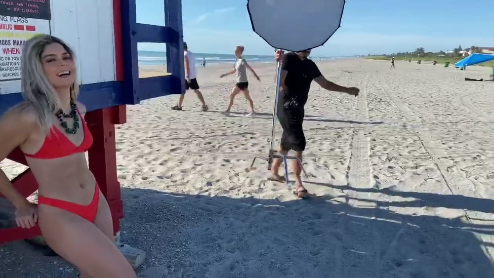 テイ・コンティ、別名WWEネクストのテイナラ・コンティがビーチで写真撮影
 #97822421