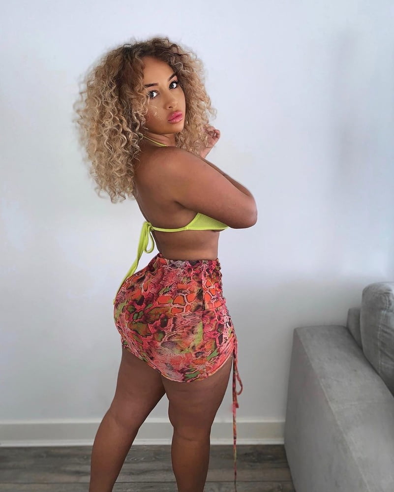 Thick groß hintern lightskin slag aliyah
 #79817293