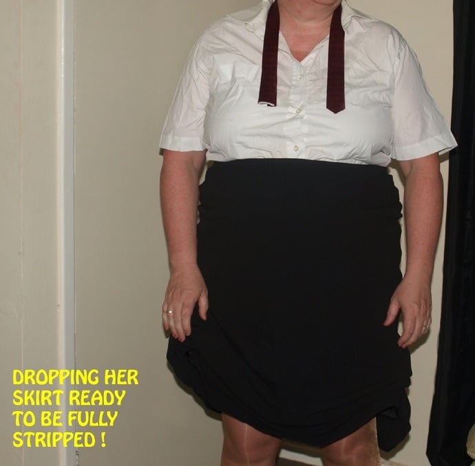 SHOCKING CAPTIONED STRIPTEASE ! #89552147