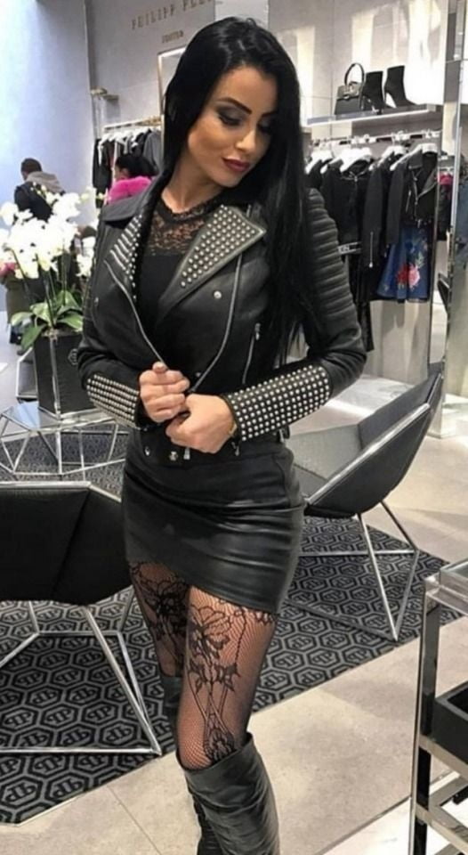 ¿Látex o cuero?
 #92788534