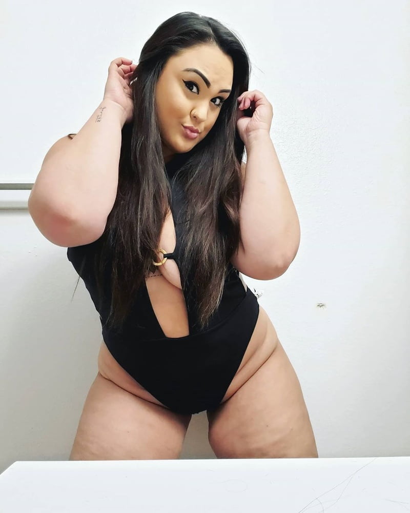 Bbw pawg thot women big tits big ass curvy
 #89423638