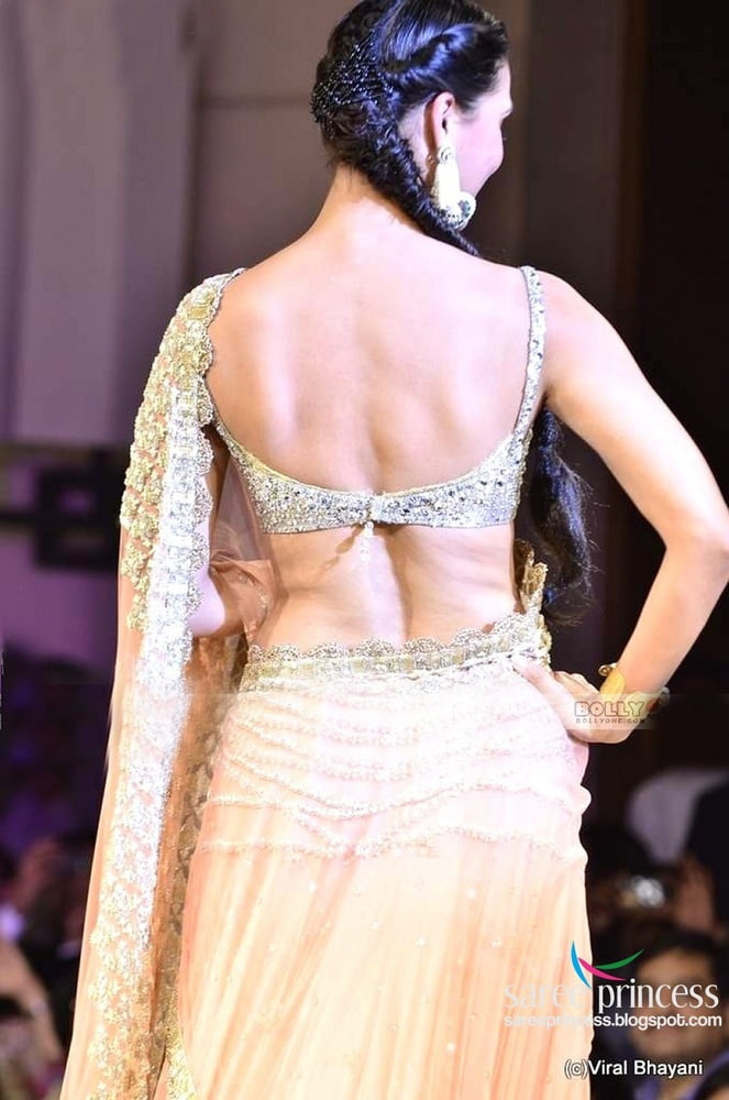 LARA DUTTA #94141090