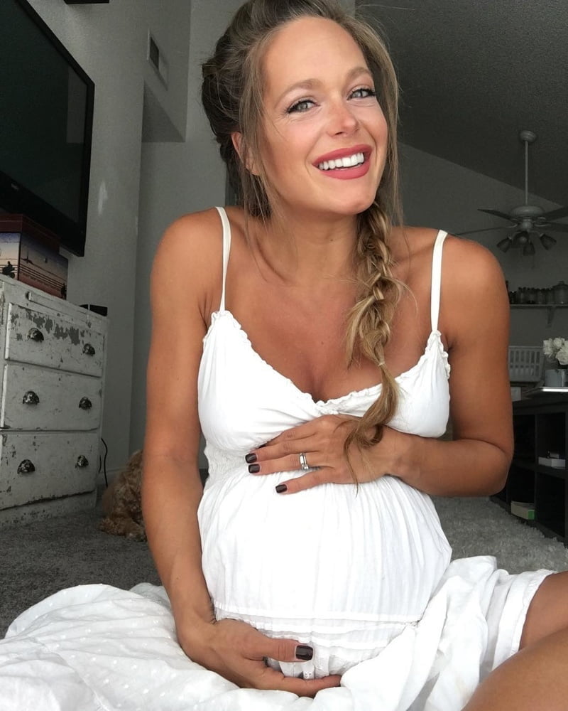 Amazing Sexy Pregnant Insta Girl Posts #95145589