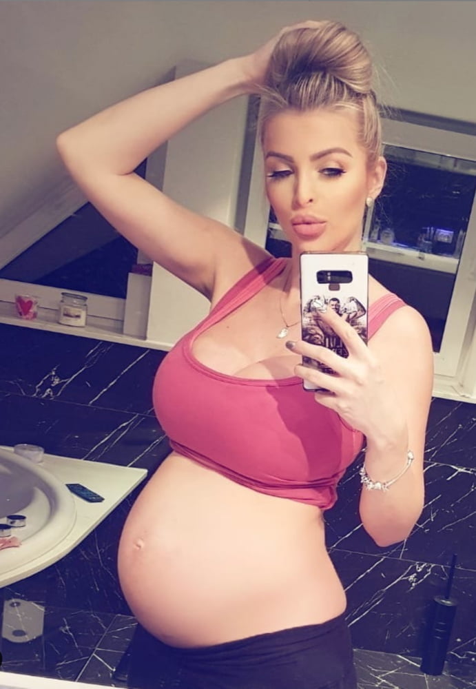 Amazing Sexy Pregnant Insta Girl Posts #95145598