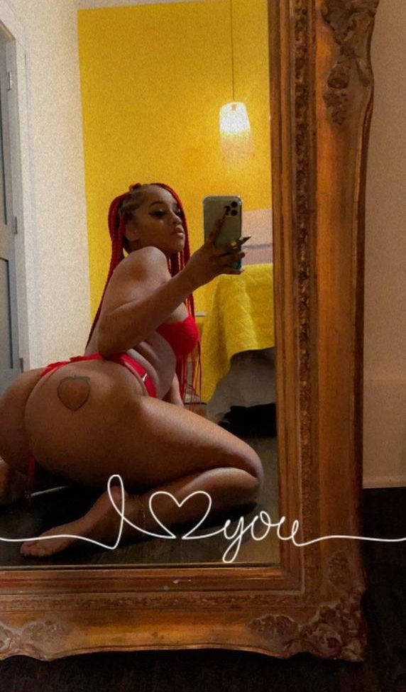 Lala Cakes nackt #109570289