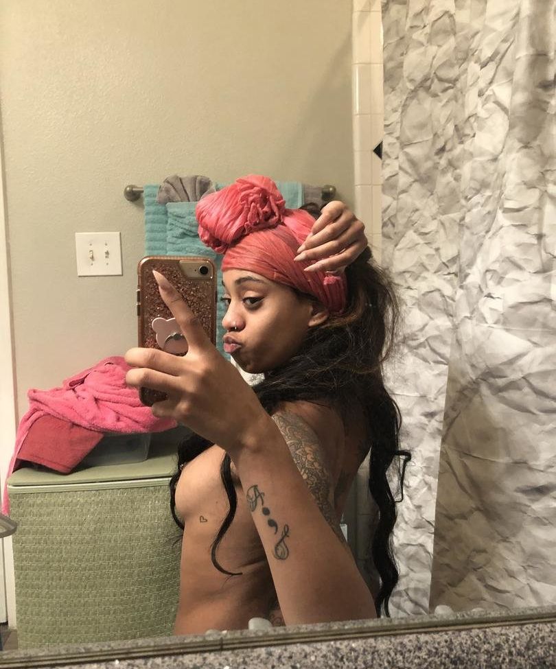 Lala Cakes nackt #109570298