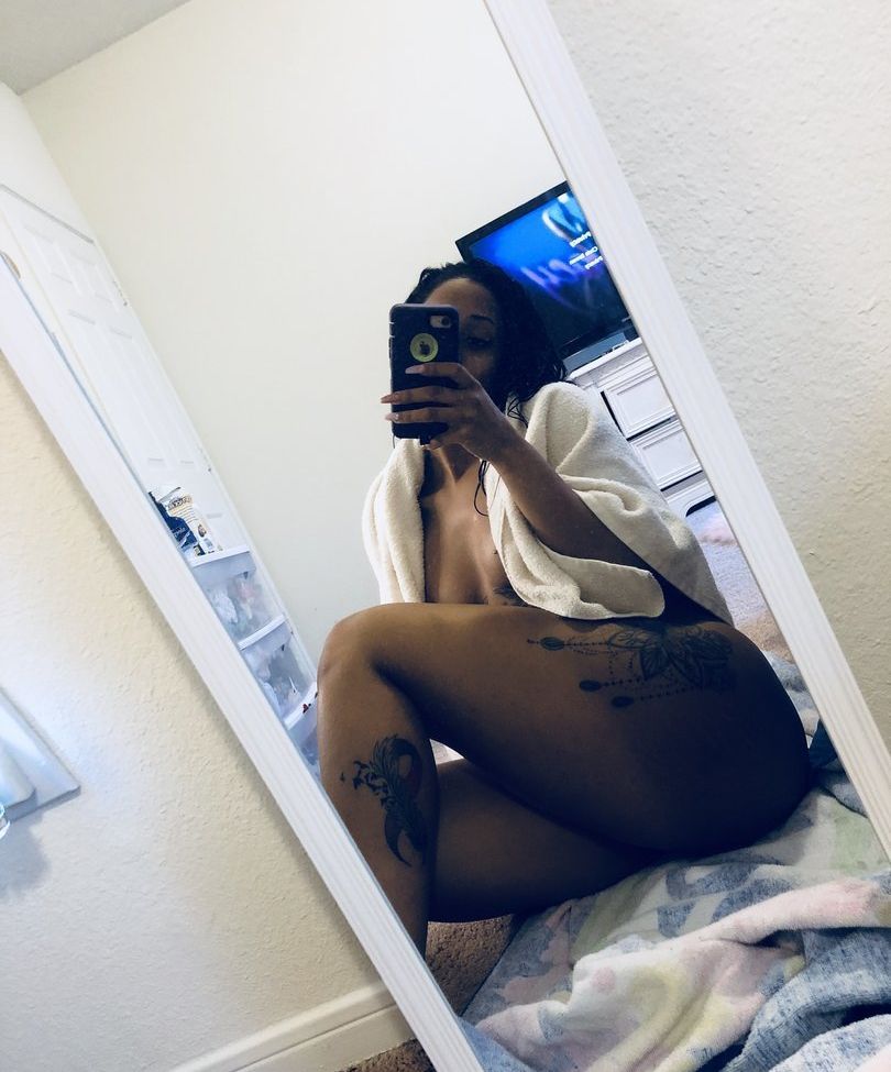 Lala Cakes nackt #109570326