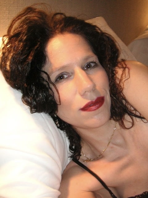 Nazli amcik
 #104431588