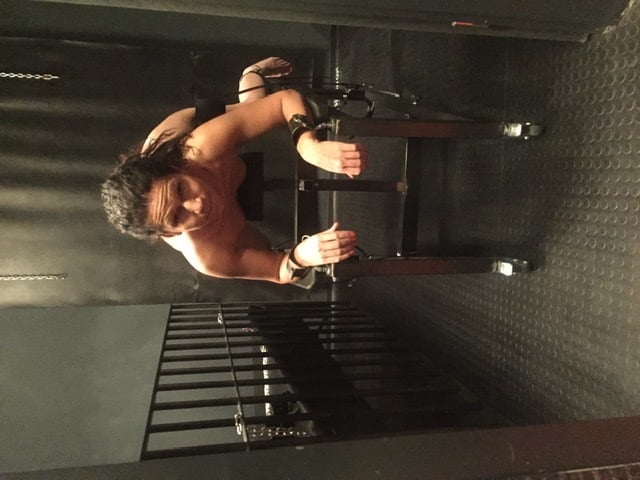 ナズリ・アムシク
 #104431592