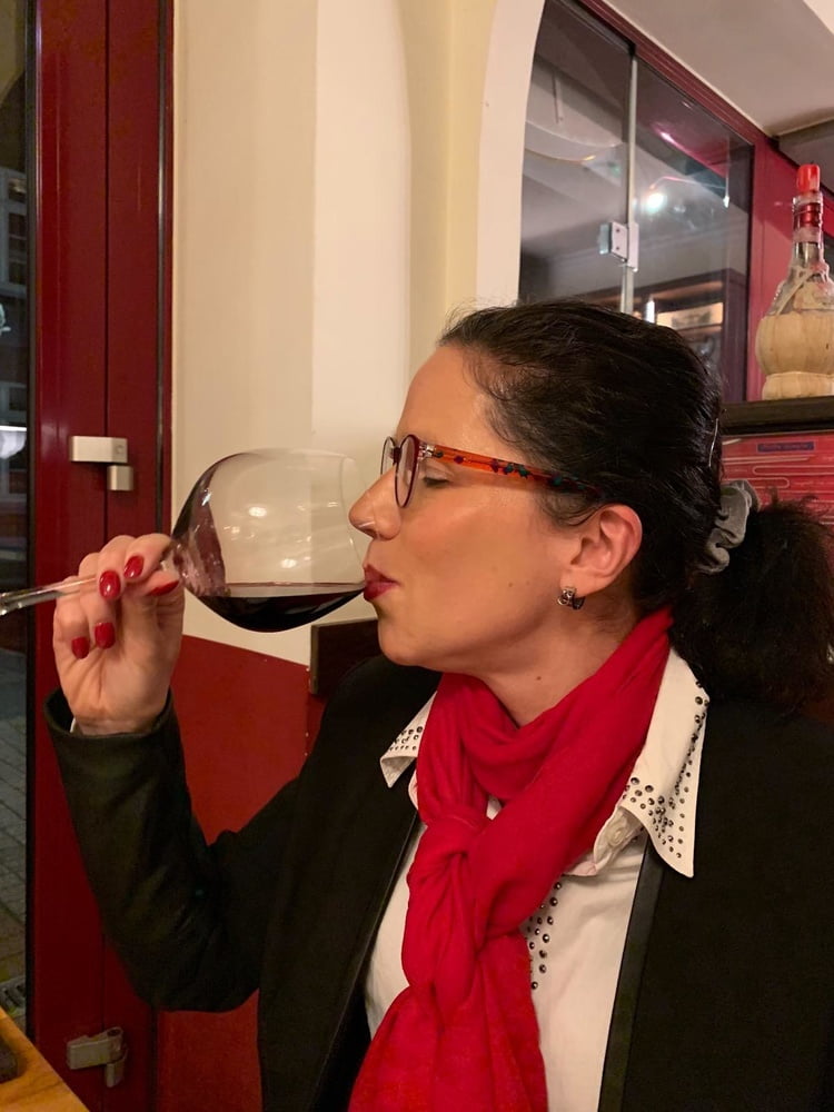 Nazli amcik
 #104431719