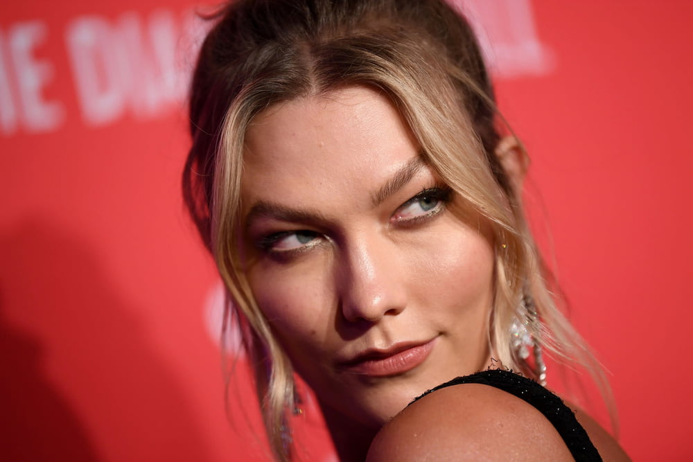 Masturbazione per karlie kloss
 #93245753