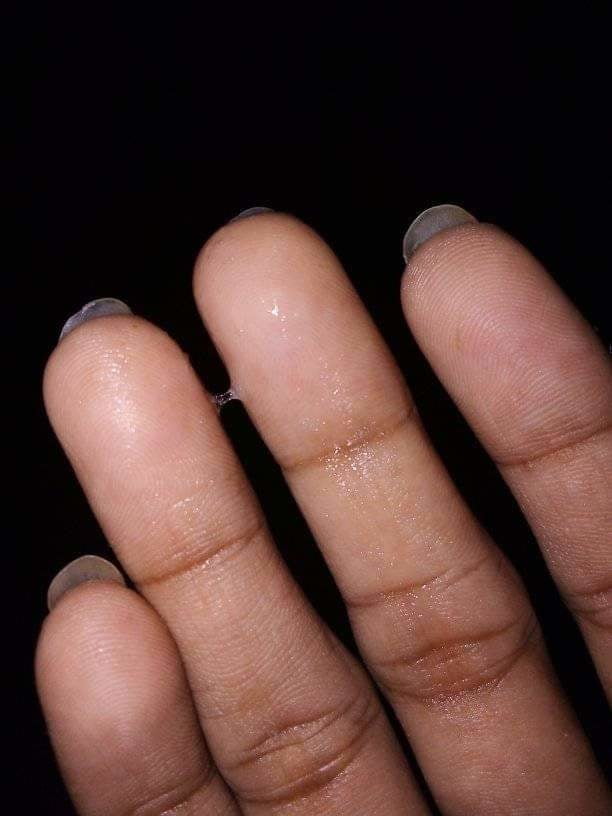 Sri lankan girl moist fingers