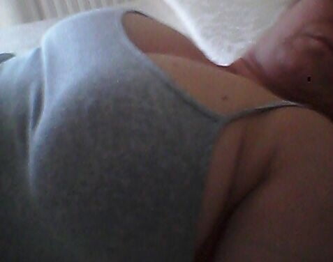 La vicina tettona
 #96734296