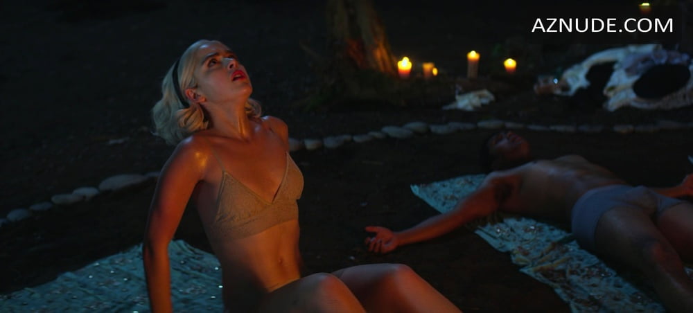 Kiernan shipka kiki!
 #82429811