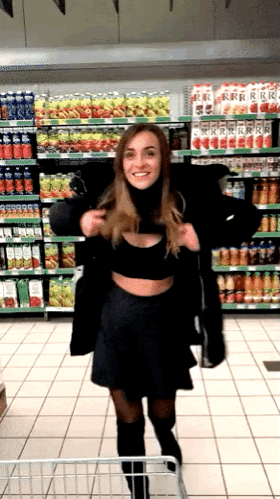 Gifs öffentliche Nacktheit
 #104177675