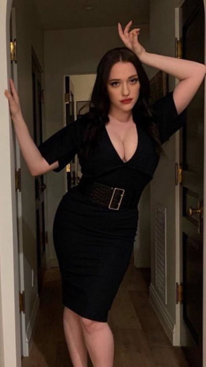 CELEBEAUTY CLEAVAGE ... KAT DENNINGS #100598997