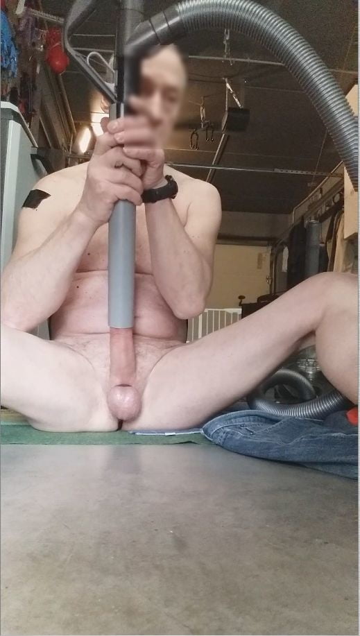 exhibitionist vacuumcleaner sucking bondage sexshow #107106675