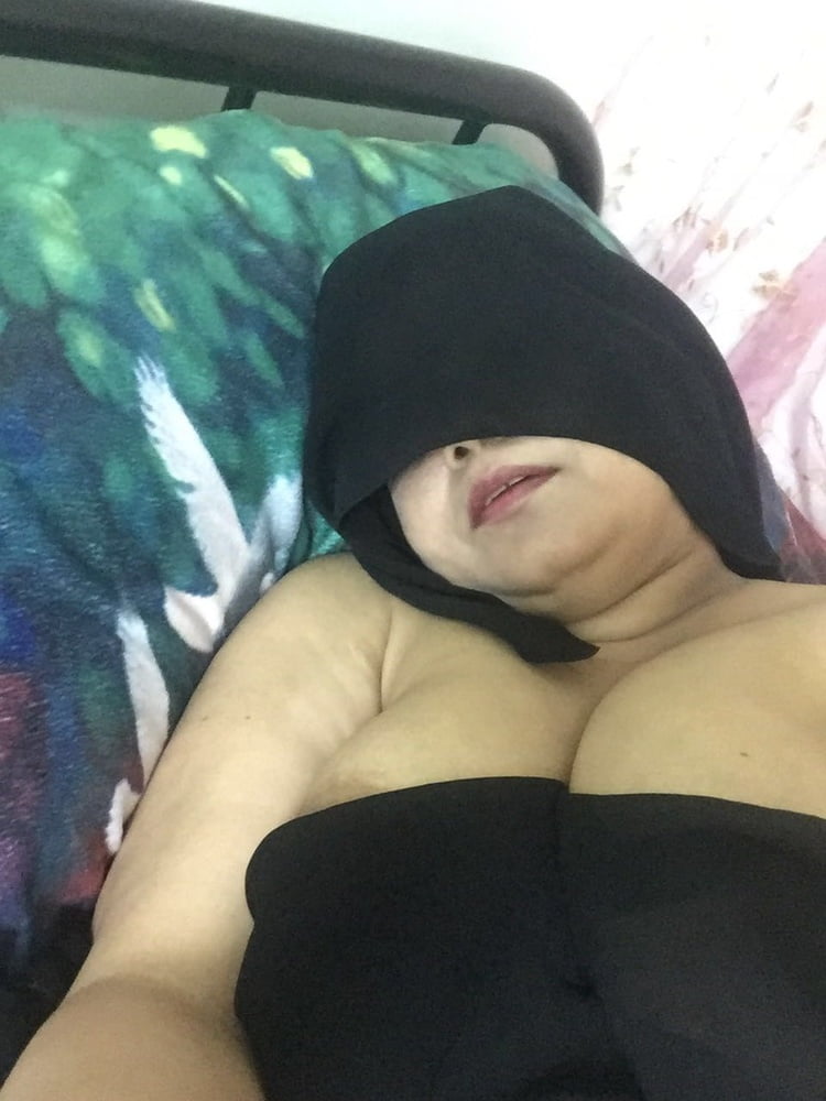 A hot chubby aunty #99969369