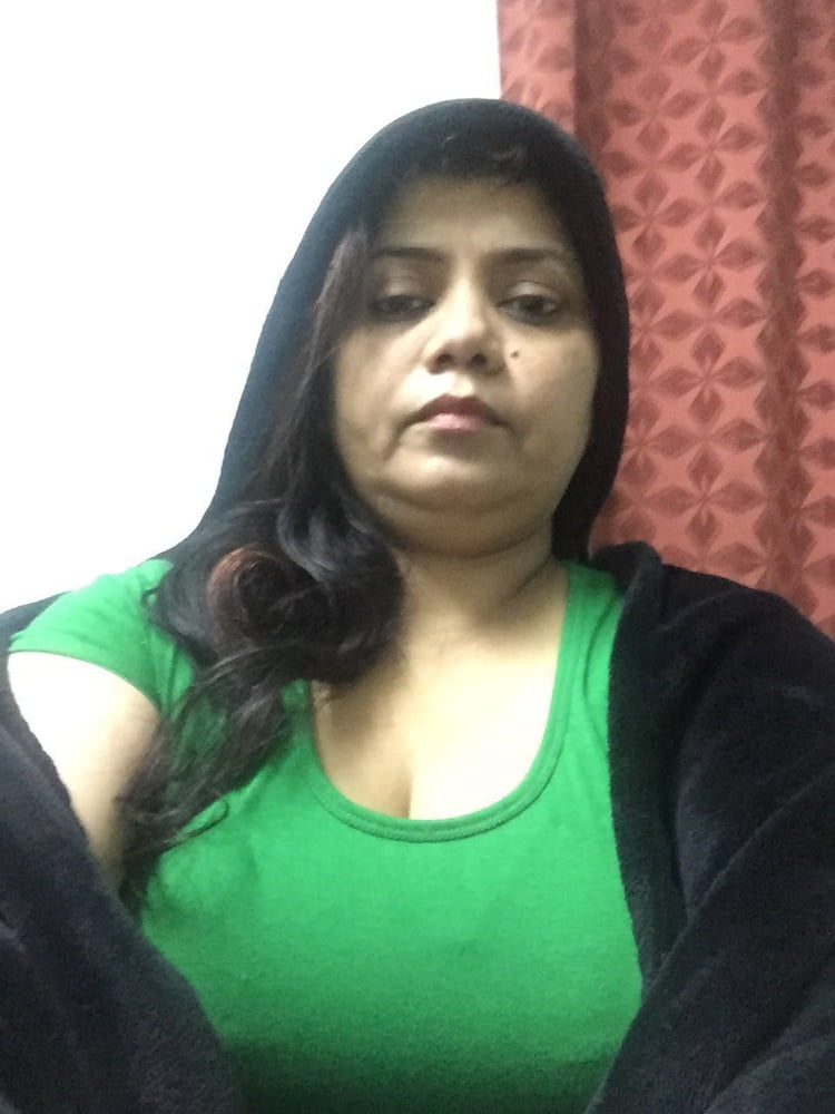 A hot chubby aunty #99969758