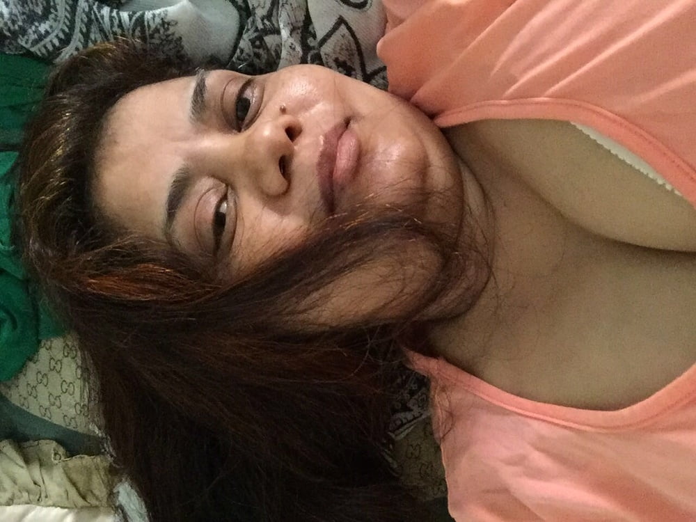 A hot chubby aunty #99969789