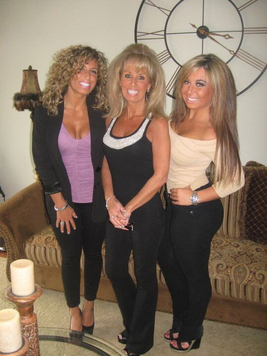 Hot new york sœurs et maman
 #105975208