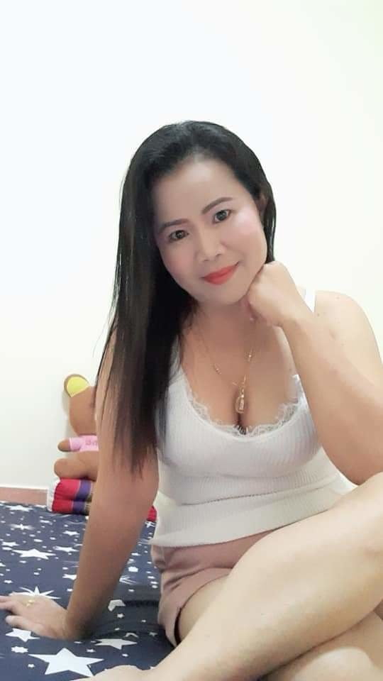 Janda muda tetek besar #94528302