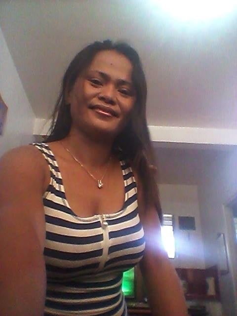 レベッカ・センセ、39歳、フィリピンの露出狂売春婦
 #89181637