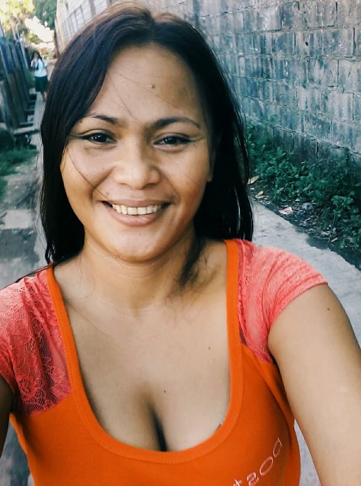 レベッカ・センセ、39歳、フィリピンの露出狂売春婦
 #89181702