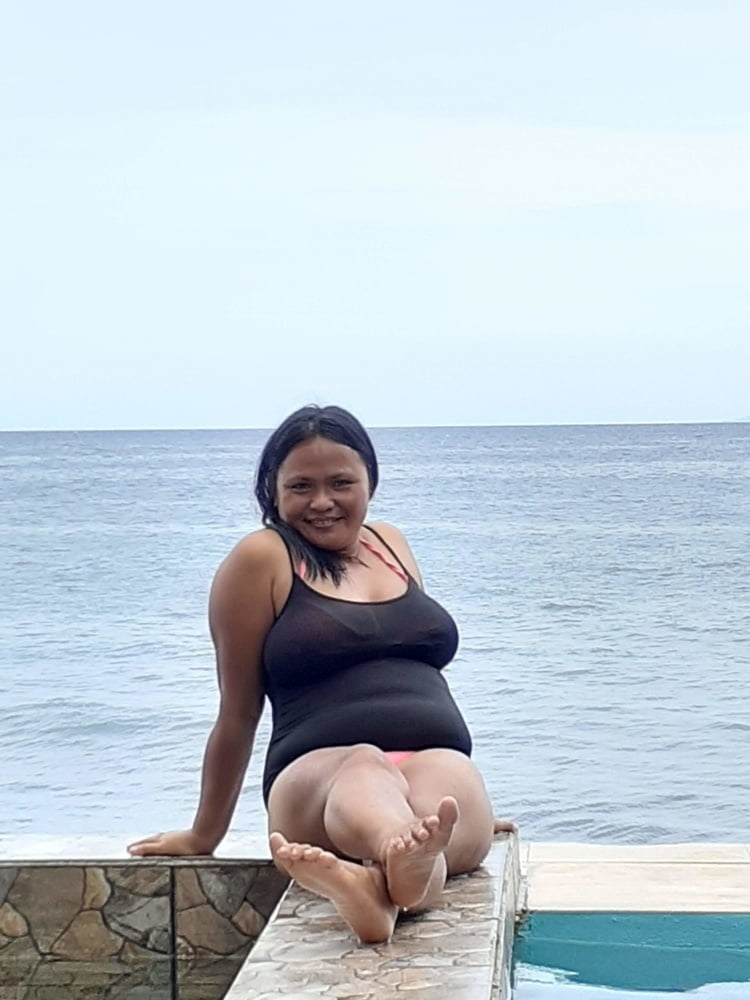 レベッカ・センセ、39歳、フィリピンの露出狂売春婦
 #89181726