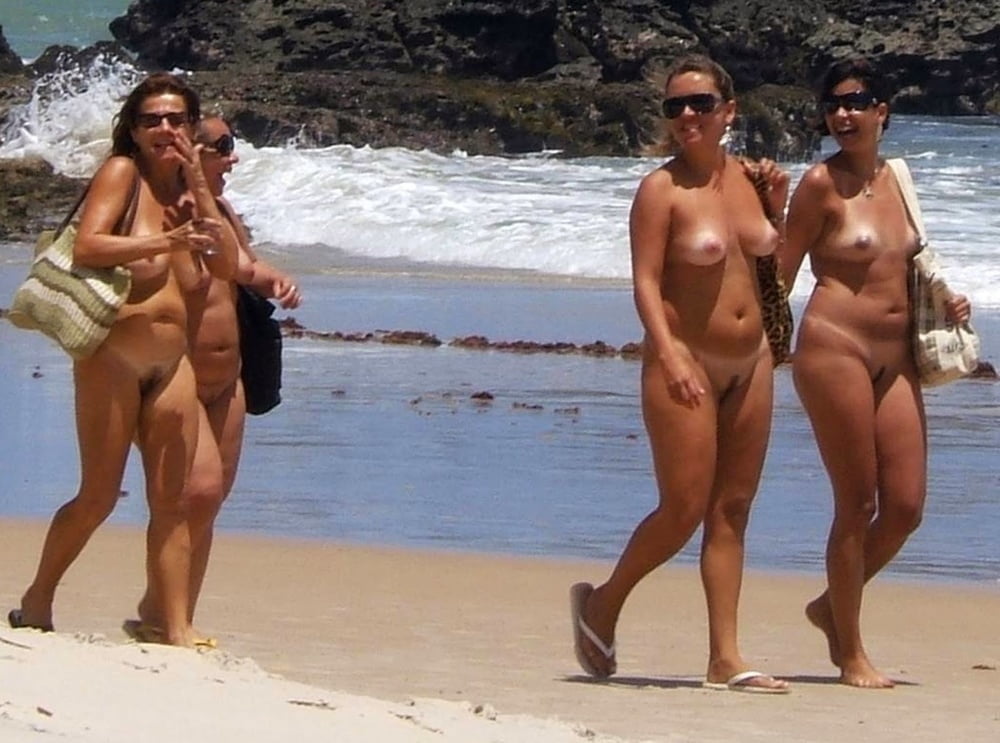 Top haarige milfs nackt auf dem fkk strand in brasilien
 #97762970