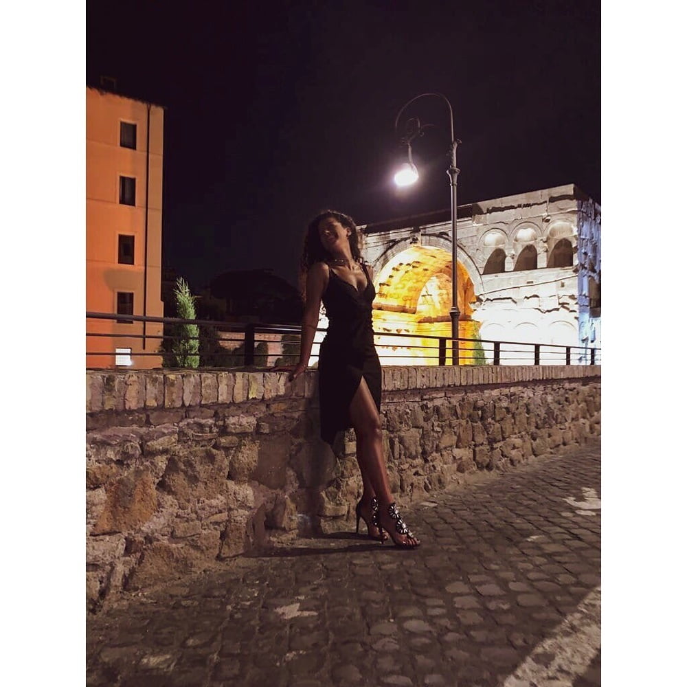 Federica jambes fantastiques salope italienne de instagram
 #101966749
