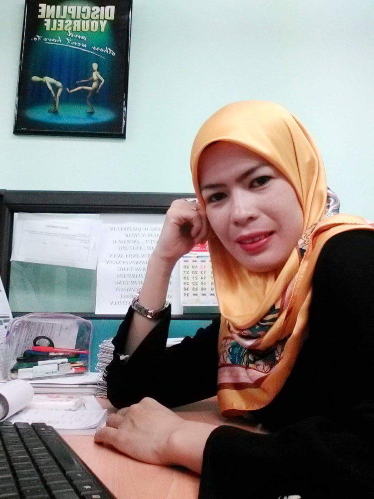 Suriati ismail - leggenda milf melayu (anteprima)
 #100149835