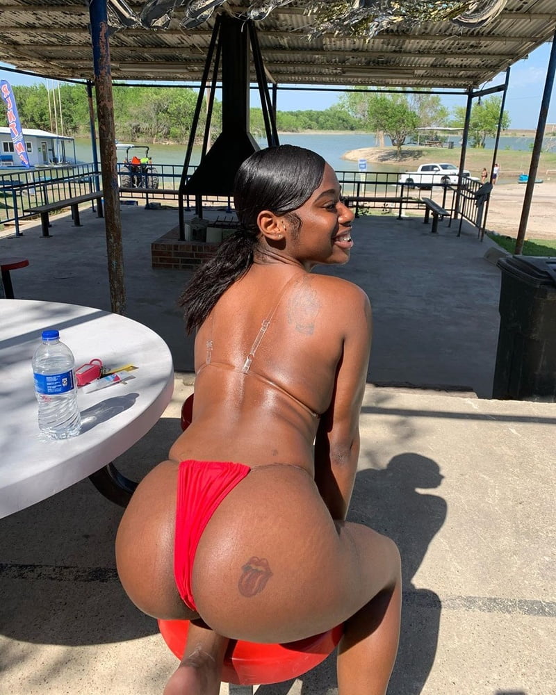Fine Ass Valencia #80020190