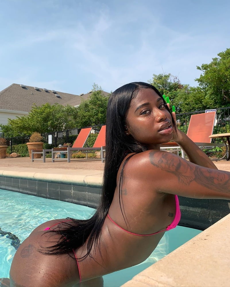 Fine Ass Valencia #80020193