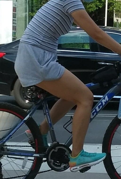 Piernas cándidas y pies....
 #87655900