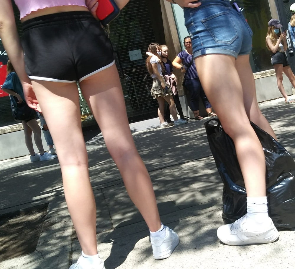 Piernas cándidas y pies....
 #87655991